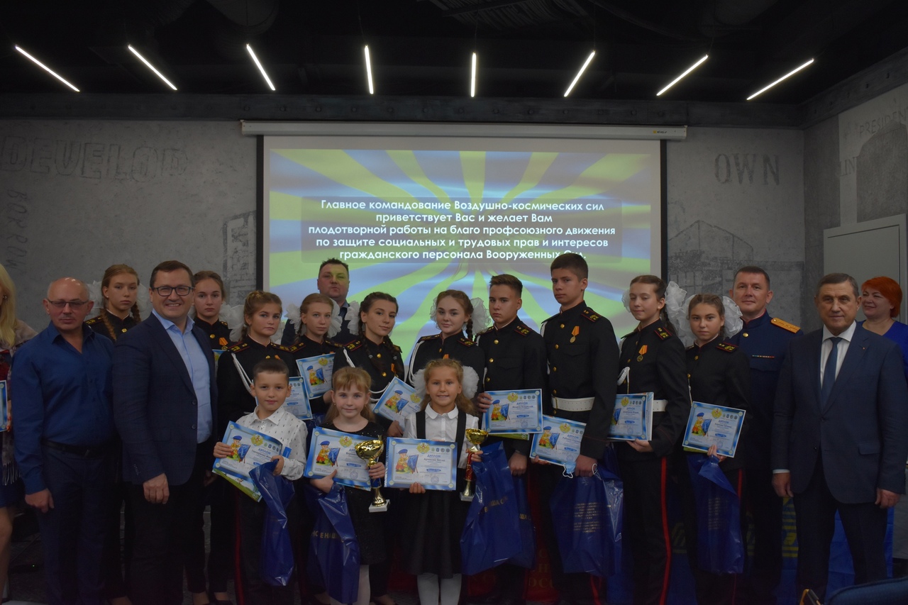 Обучающиеся Севастопольского кадетского корпуса СК России заняли призовые места на Всероссийском конкурсе детского рисунка «Мирное небо России»