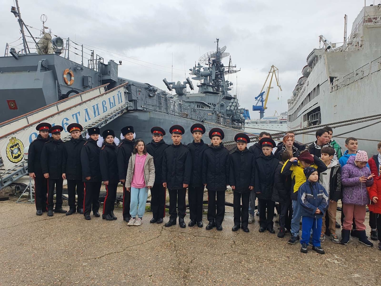 Севастопольский кадетский корпус СК России принял участие в благотворительной акции «Ёлка желаний»