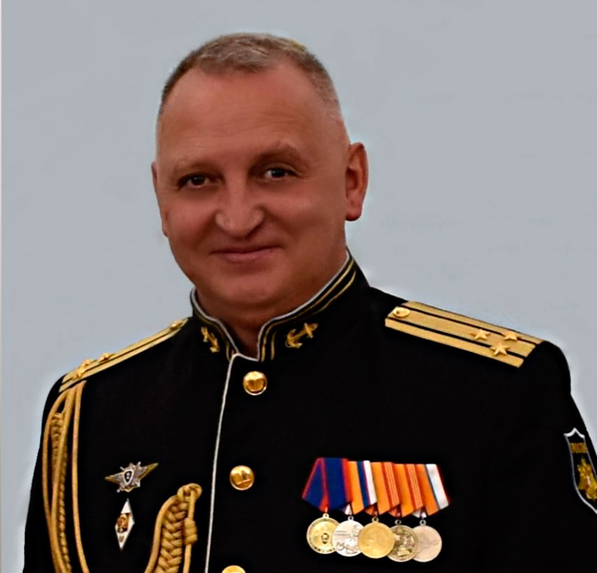 Поздравление директора Севастопольского кадетского корпуса Быкова Романа Михайловича с Международным женским днем