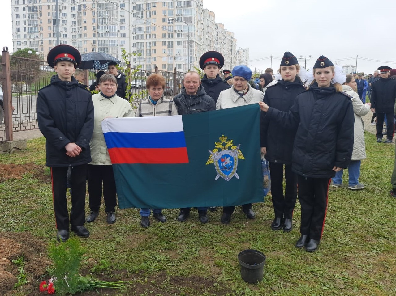 Севастопольские кадеты СК России высадили деревья в сквере Героев спецоперации