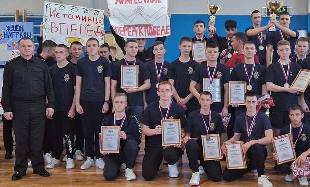 В Севастопольском кадетском корпусе СК России прошёл турнир по армрестлингу, посвященный Дню образования Следственного комитета
