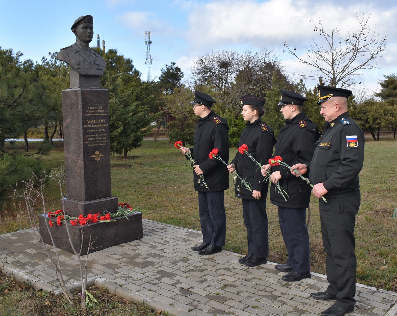 Севастопольские кадеты почтили память десантников, павших 22 года назад у высоты 776 в Аргунском ущелье