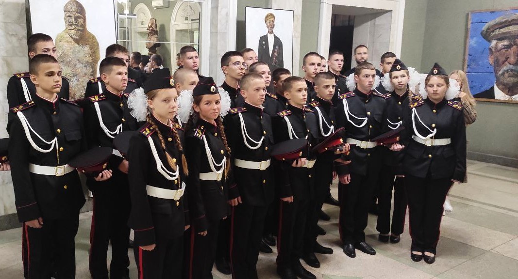 «Истоминцы» посетили патриотическую выставку «О Родине»