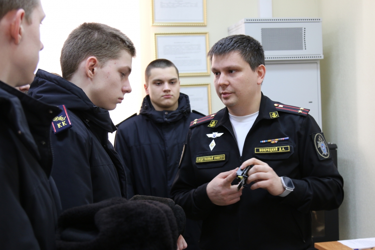 Военные следователи провели занятие кадет Севастопольского кадетского корпуса СК России им. В.И. Истомина