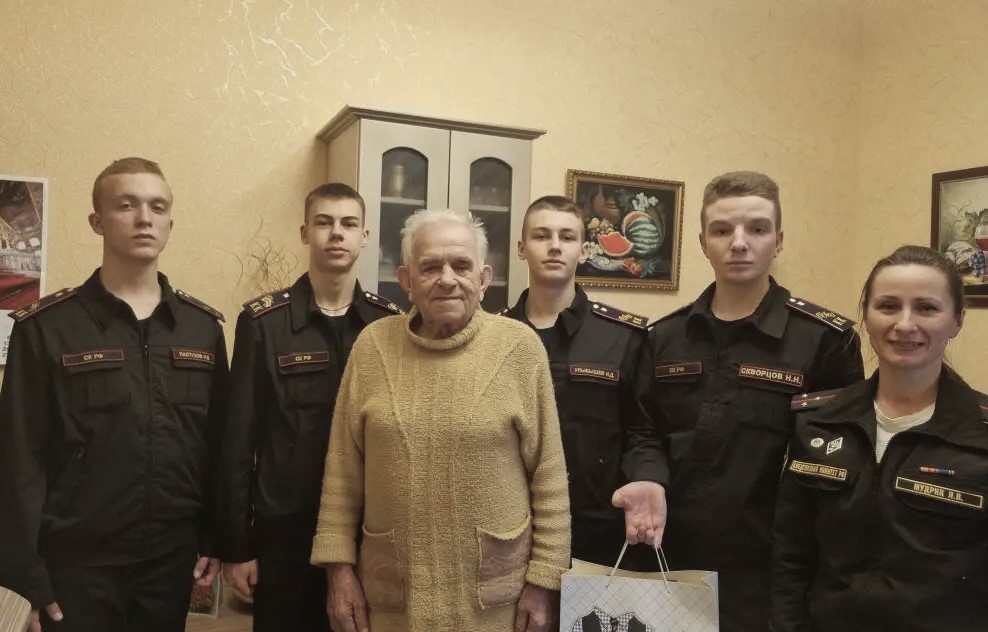  «Истоминцы» навестили ветерана Великой Отечественной войны