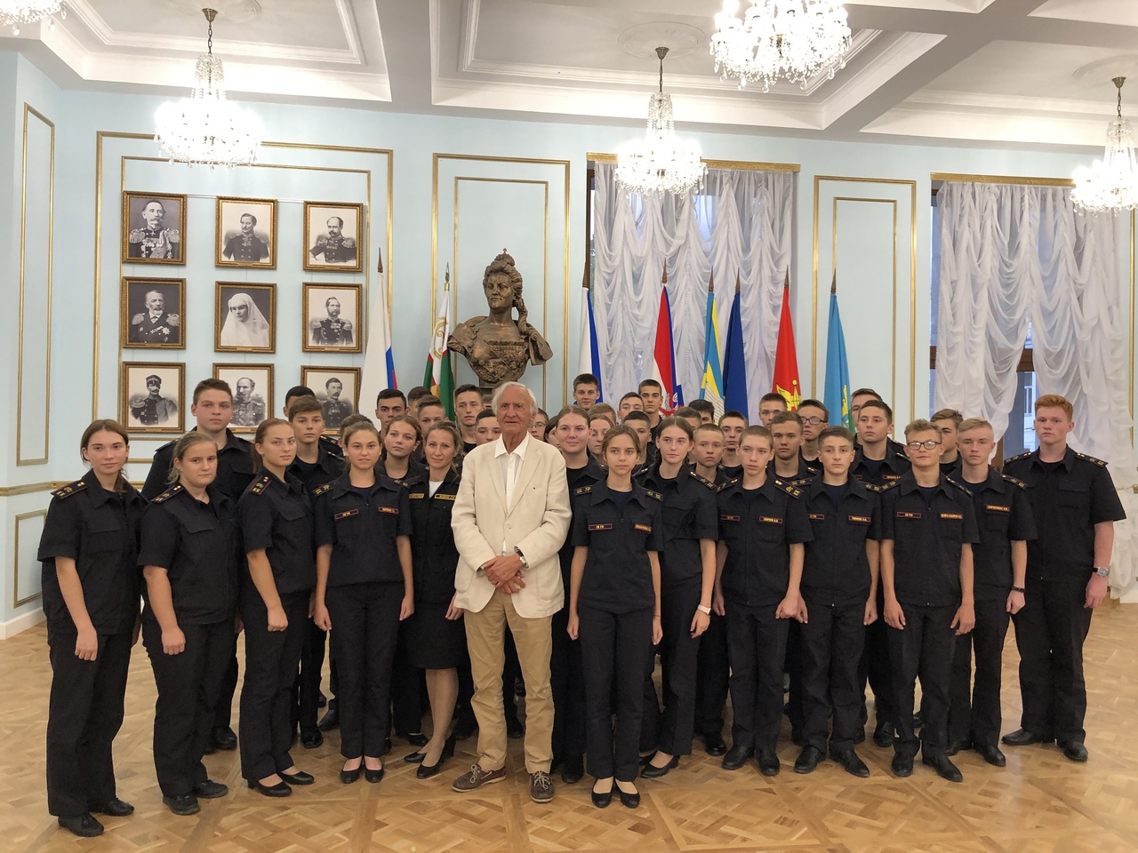 Севастопольские кадеты СК России пообщались с потомком вице-адмирала Корнилова